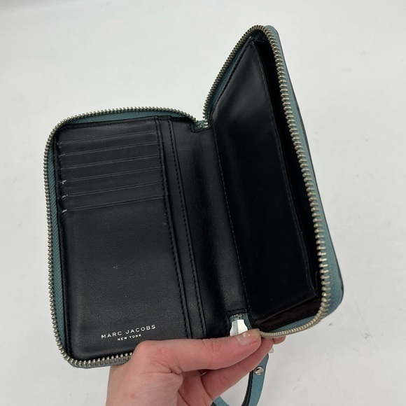 Marc Jacobs Women’s Turquoise Blue Genuine Pebbled Leather Wristlet Wallet - Picture 10 of 10